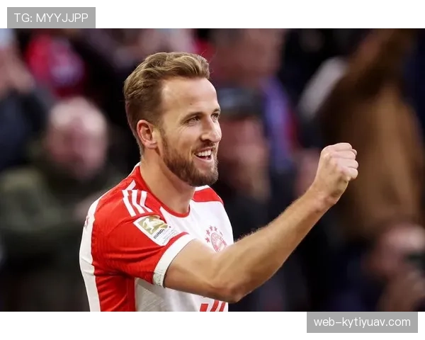 哈里·凯恩家冰箱里塞满蛋白粉，连度假都带着秤称牛排